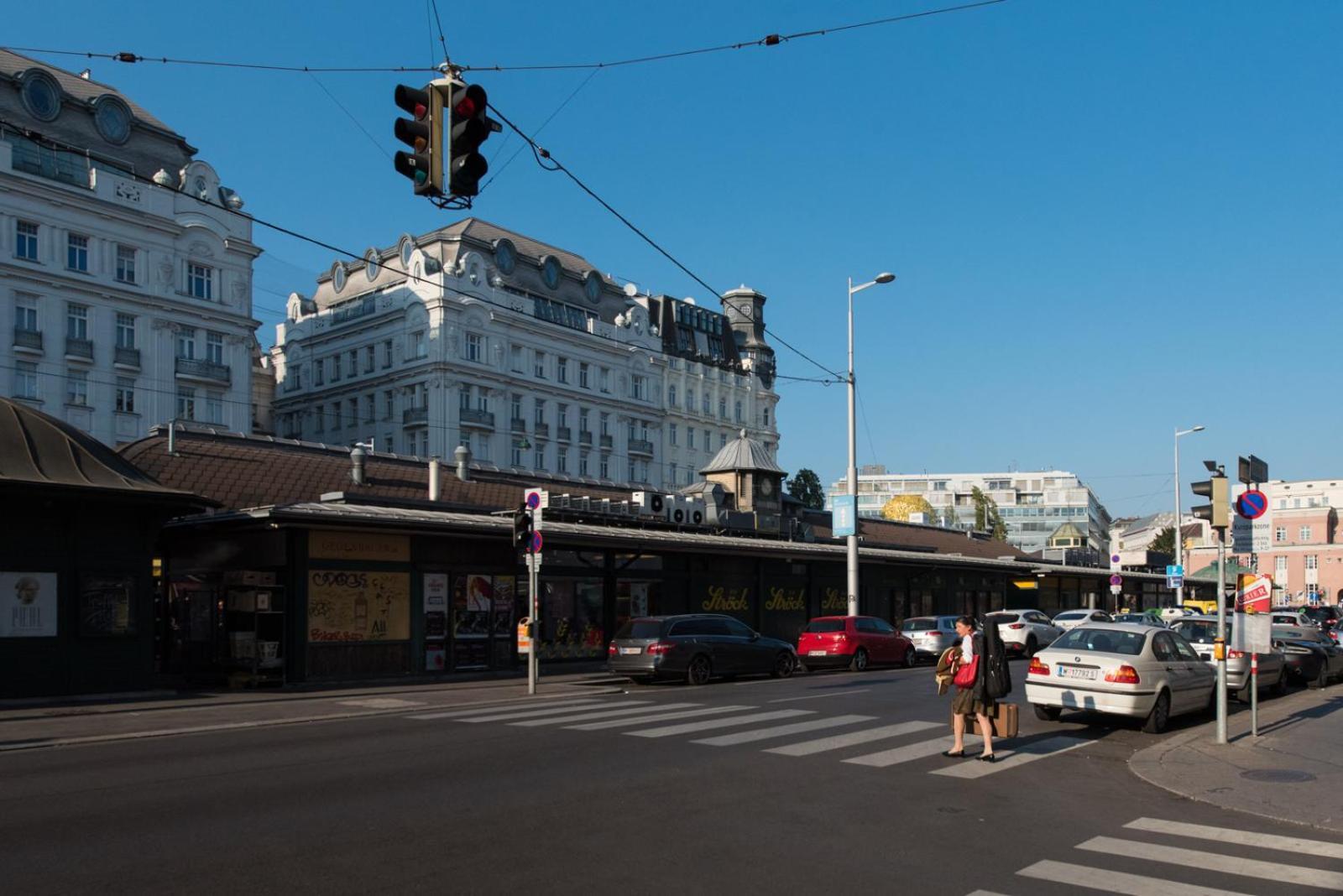 Let It Be U1, U2, U4 Karlsplatz Oper * Viena